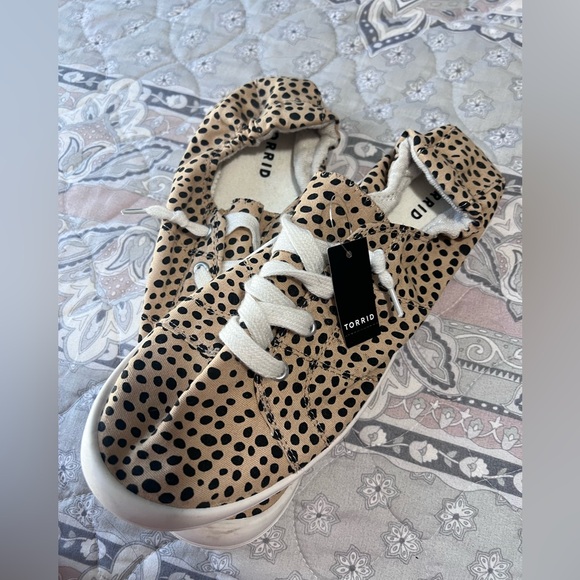 Torrid Sneakers Size 11 - Picture 2 of 6